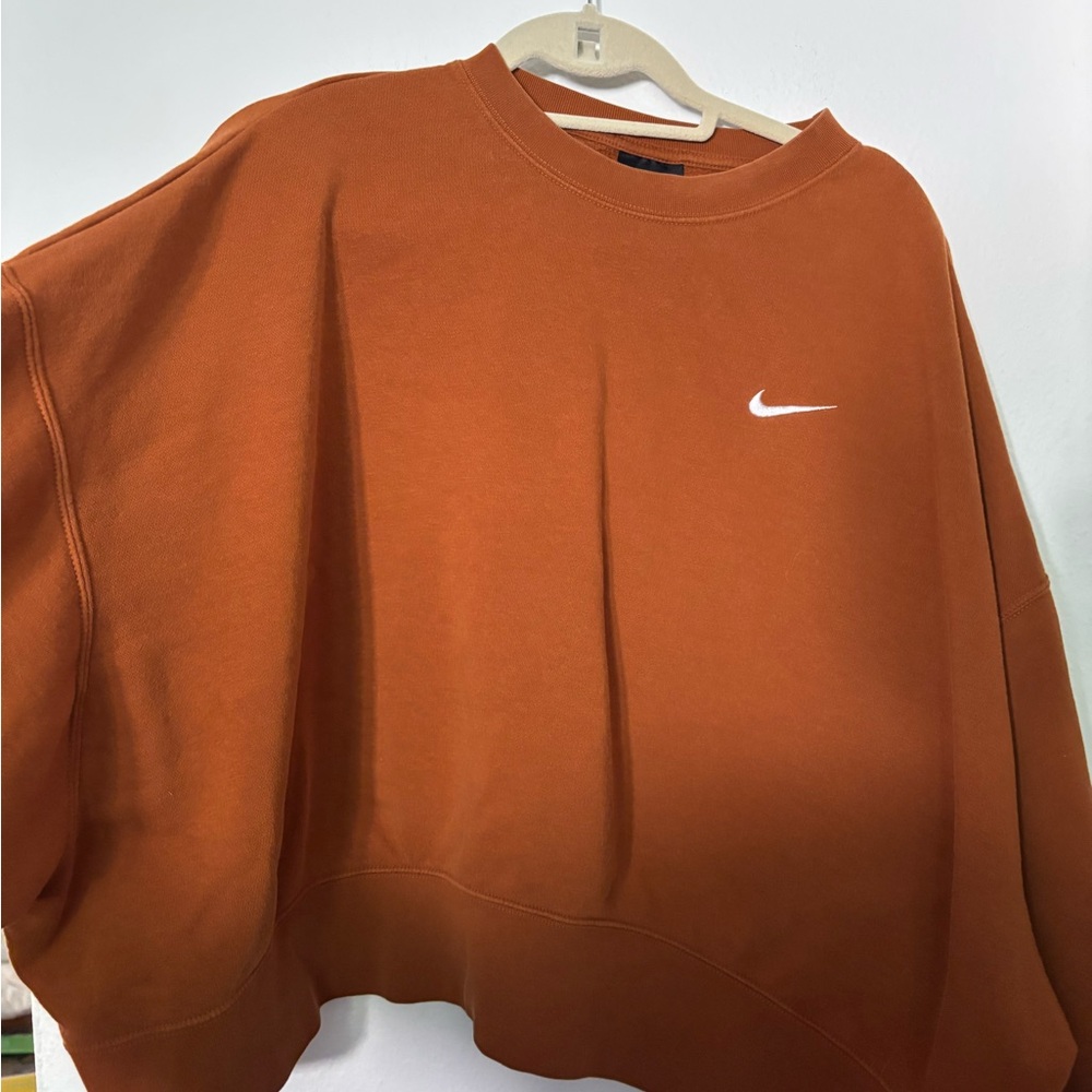 Nike Orange Crewneck Sweater with Relaxed Fit